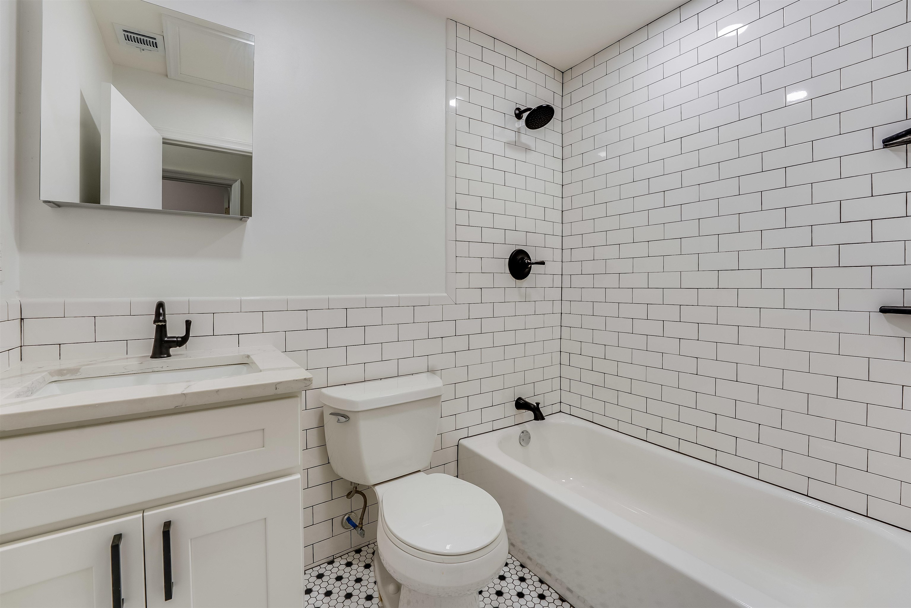 172 MALLORY AVE Unit: 2