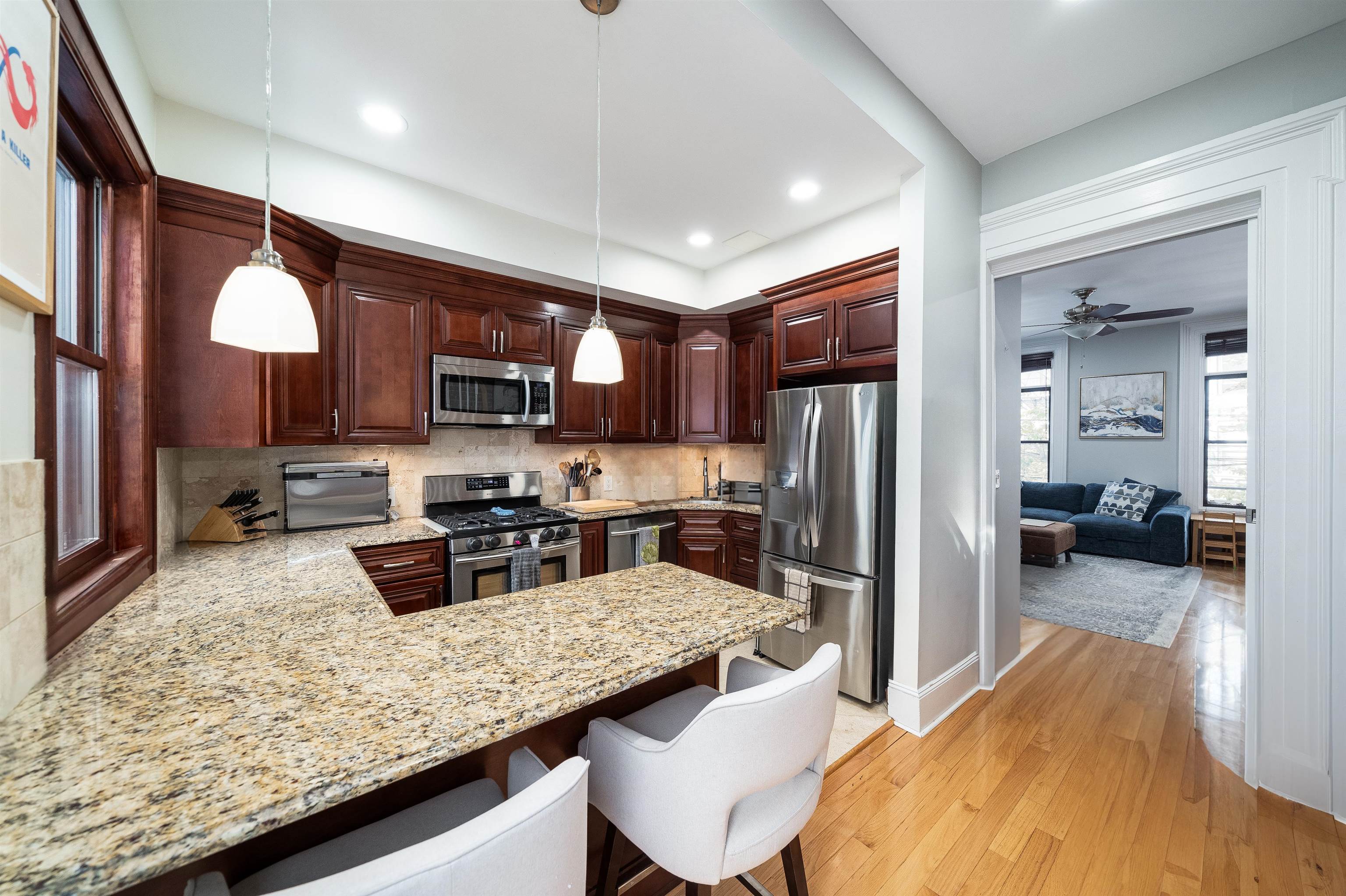 235 BLOOMFIELD ST Unit: 2