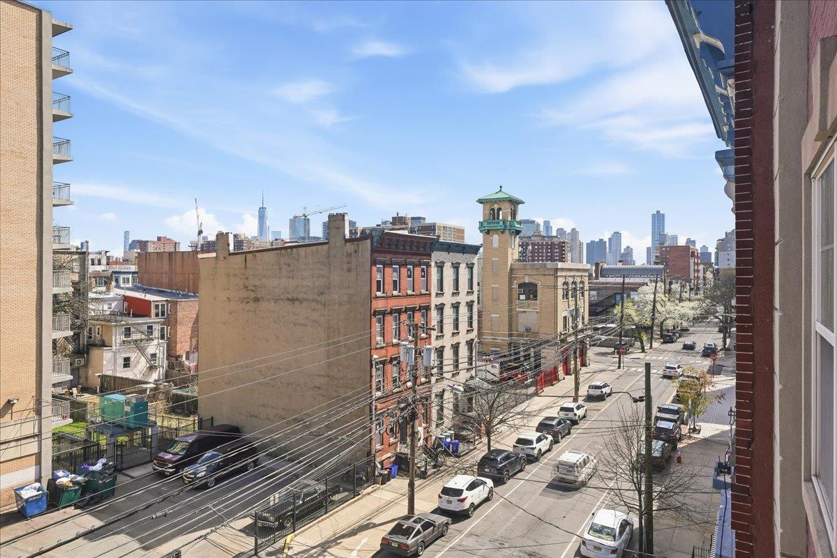 220 JEFFERSON ST Unit: 4B