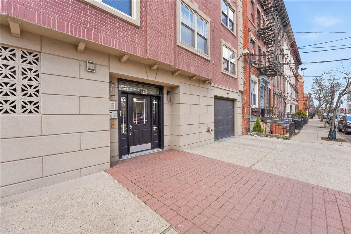 220 JEFFERSON ST Unit: 4B