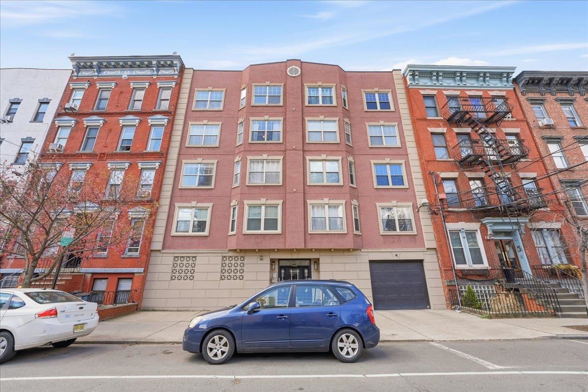 220 JEFFERSON ST Unit: 4B