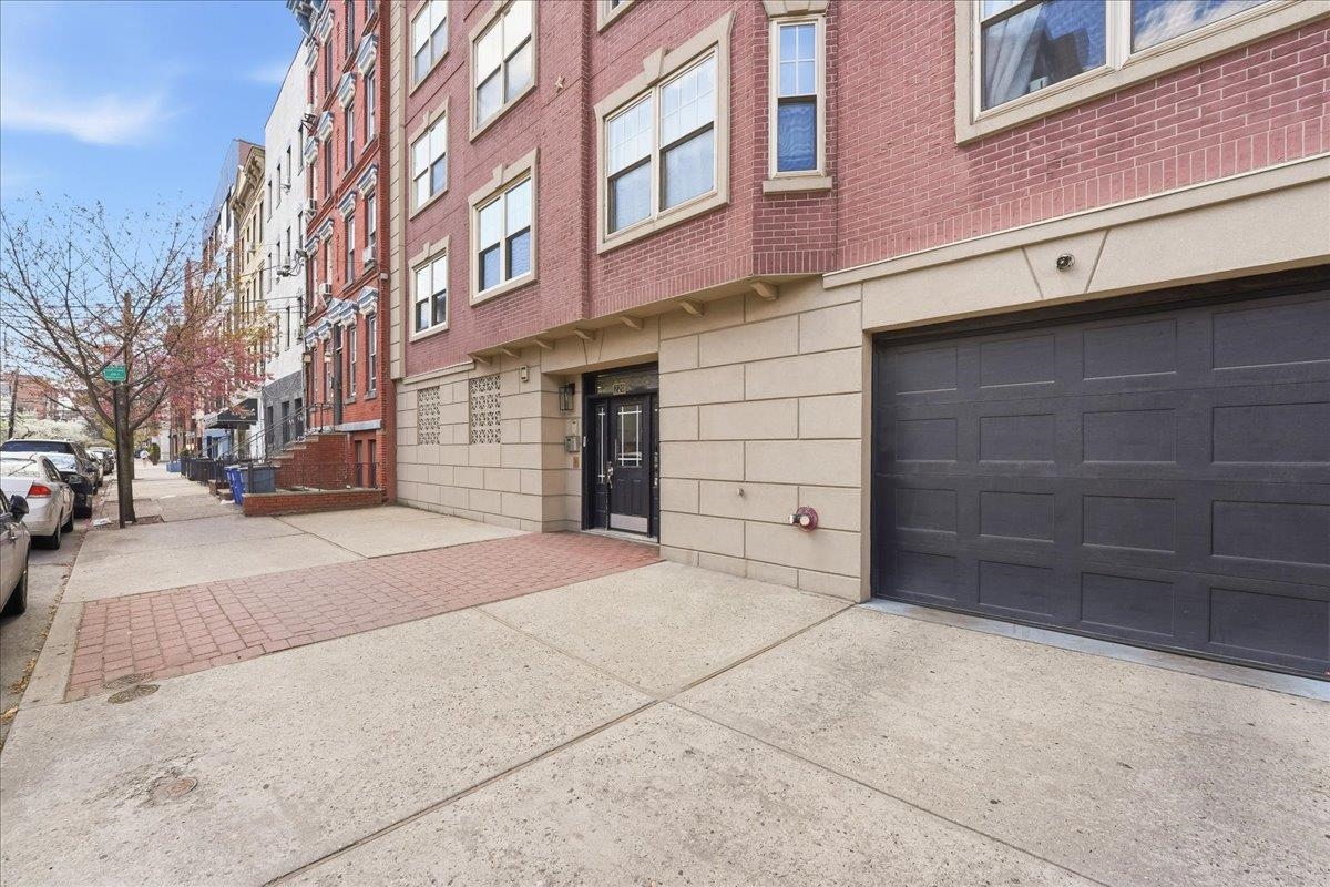 220 JEFFERSON ST Unit: 4B