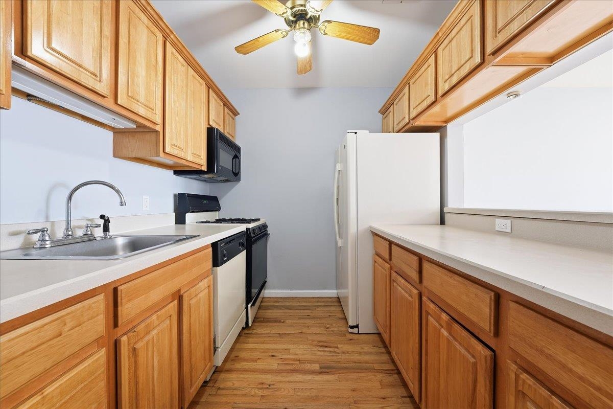 220 JEFFERSON ST Unit: 4B