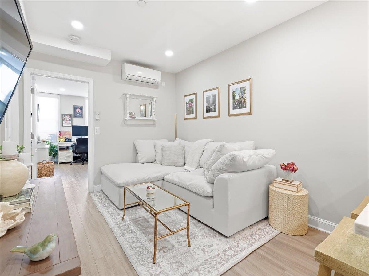 406 MADISON ST Unit: 3R