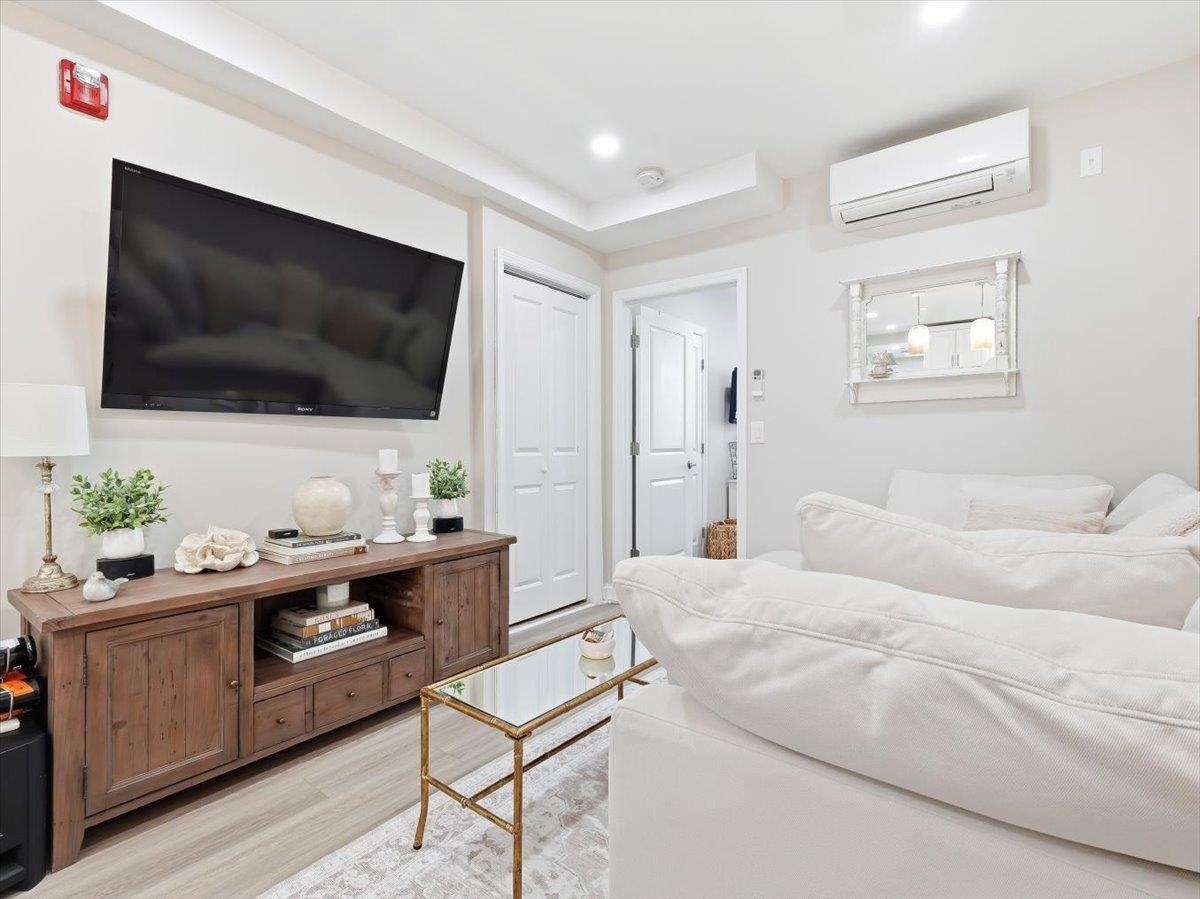 406 MADISON ST Unit: 3R