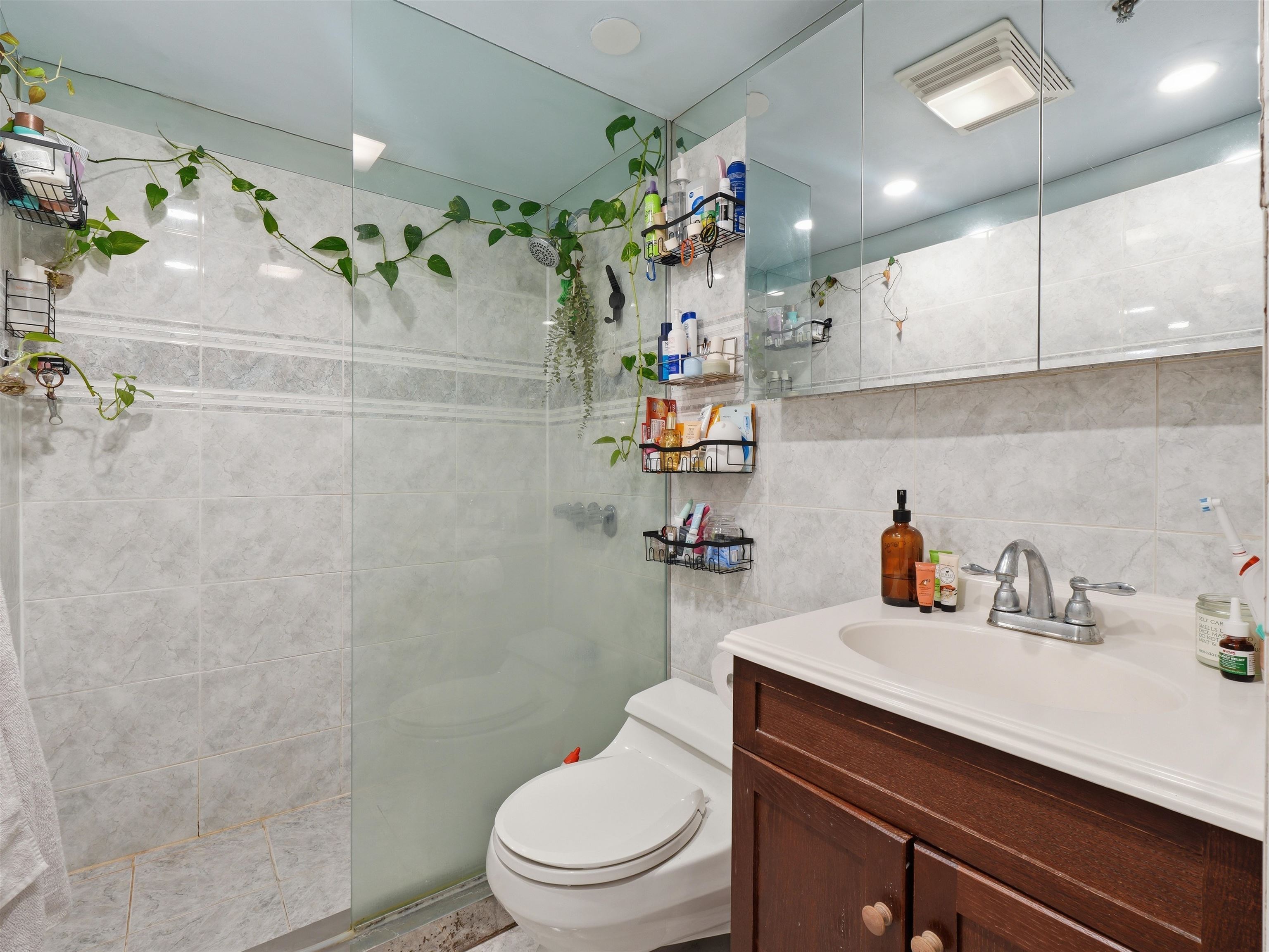 219 BLOOMFIELD ST Unit: B3