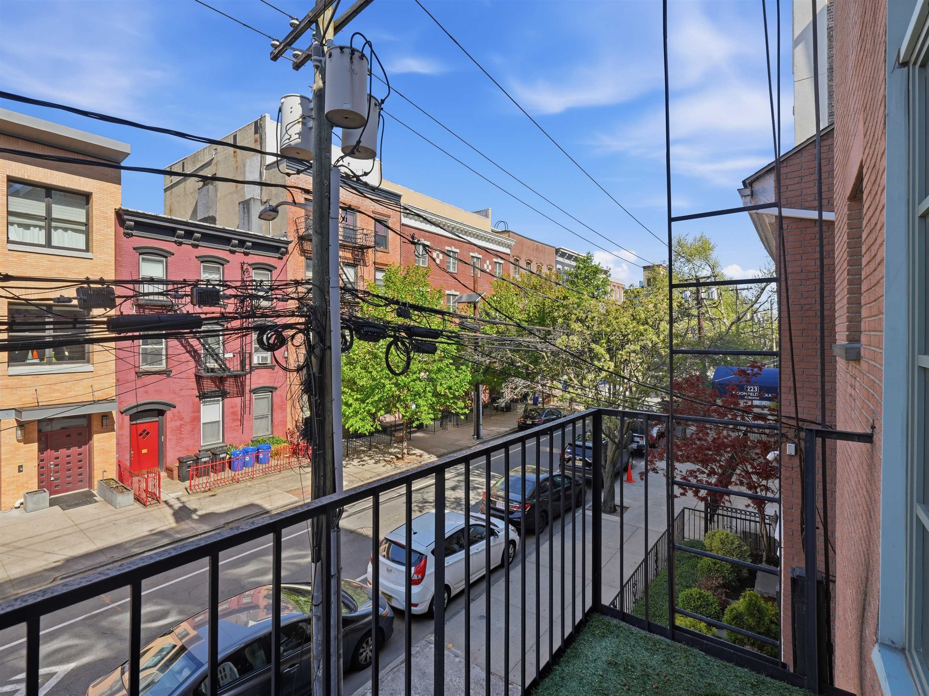 219 BLOOMFIELD ST Unit: B3