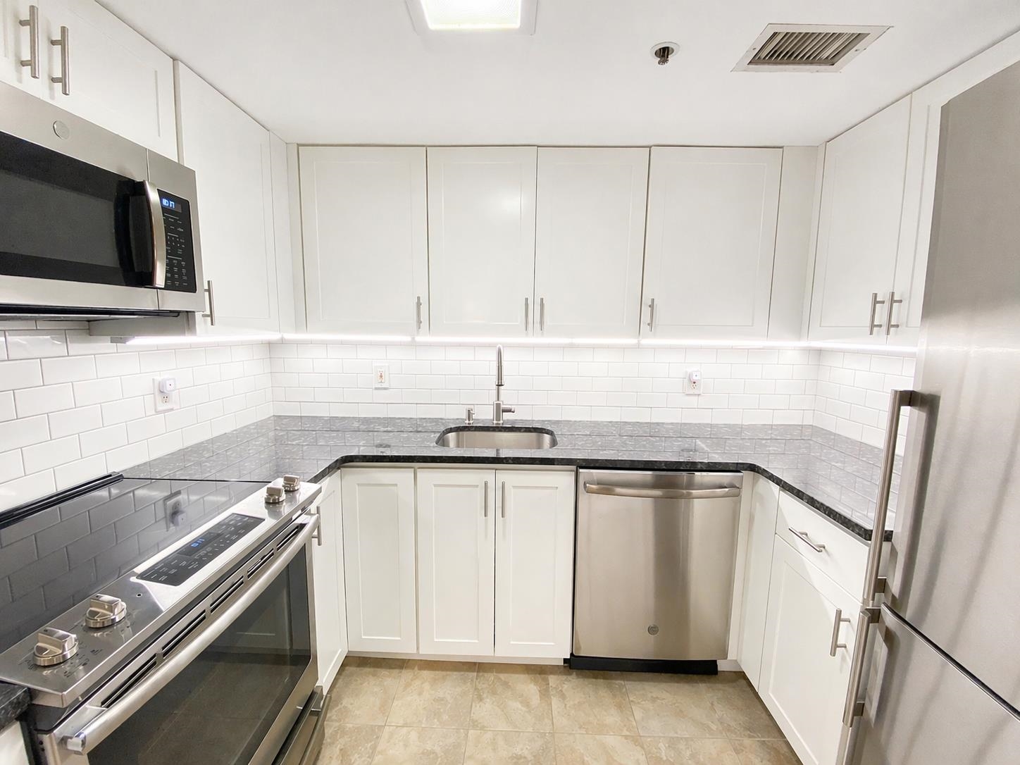 219 BLOOMFIELD ST Unit: B3