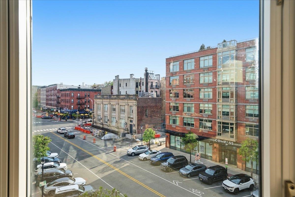 1400 HUDSON ST Unit: 412