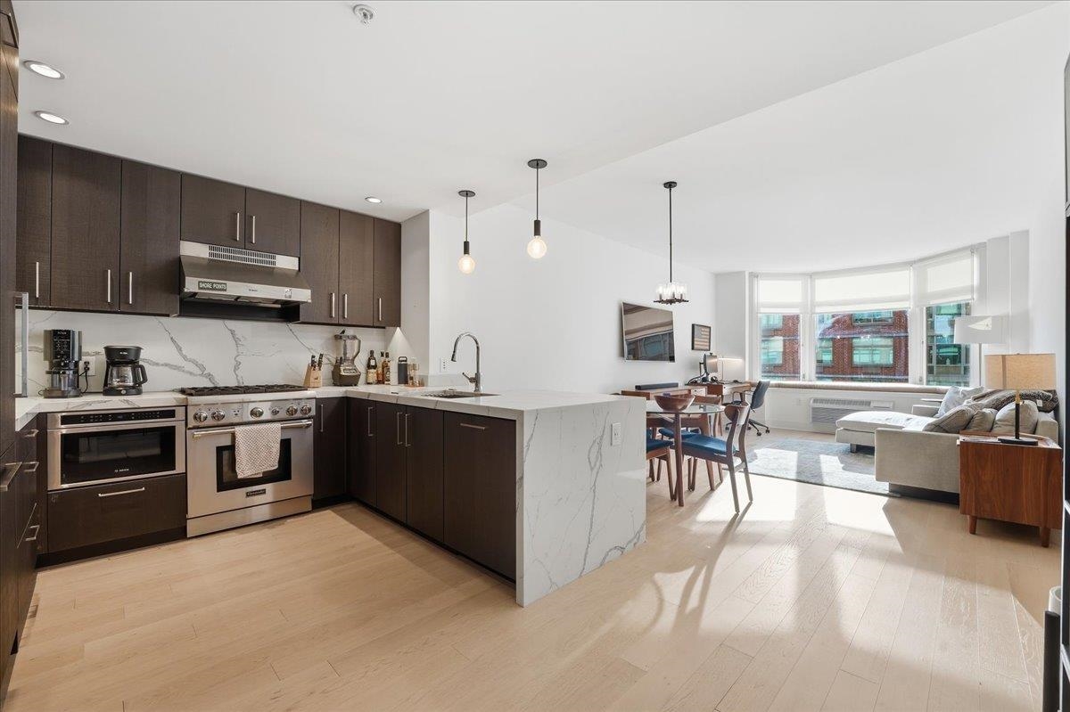 1400 HUDSON ST Unit: 412