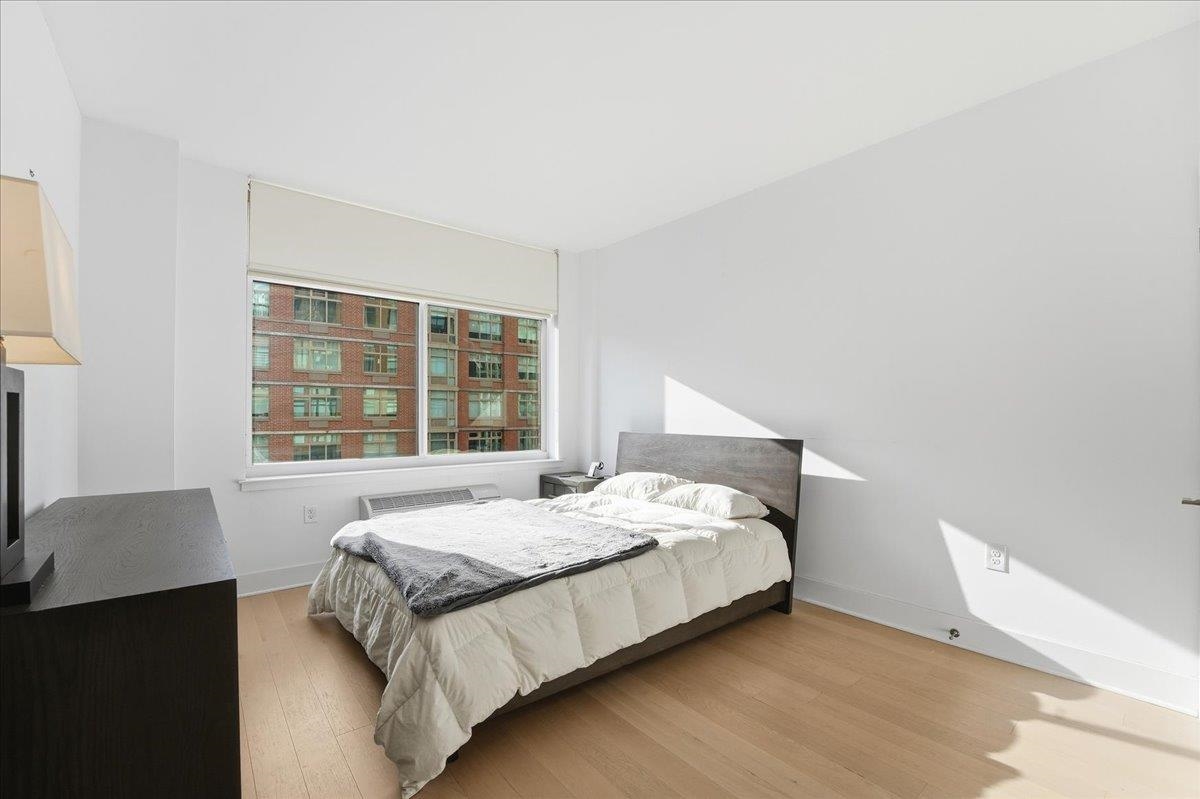 1400 HUDSON ST Unit: 412