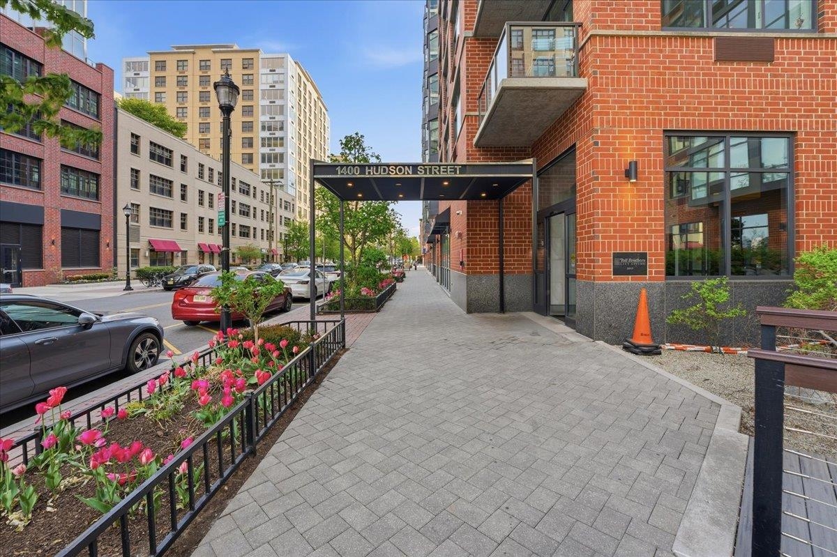 1400 HUDSON ST Unit: 412