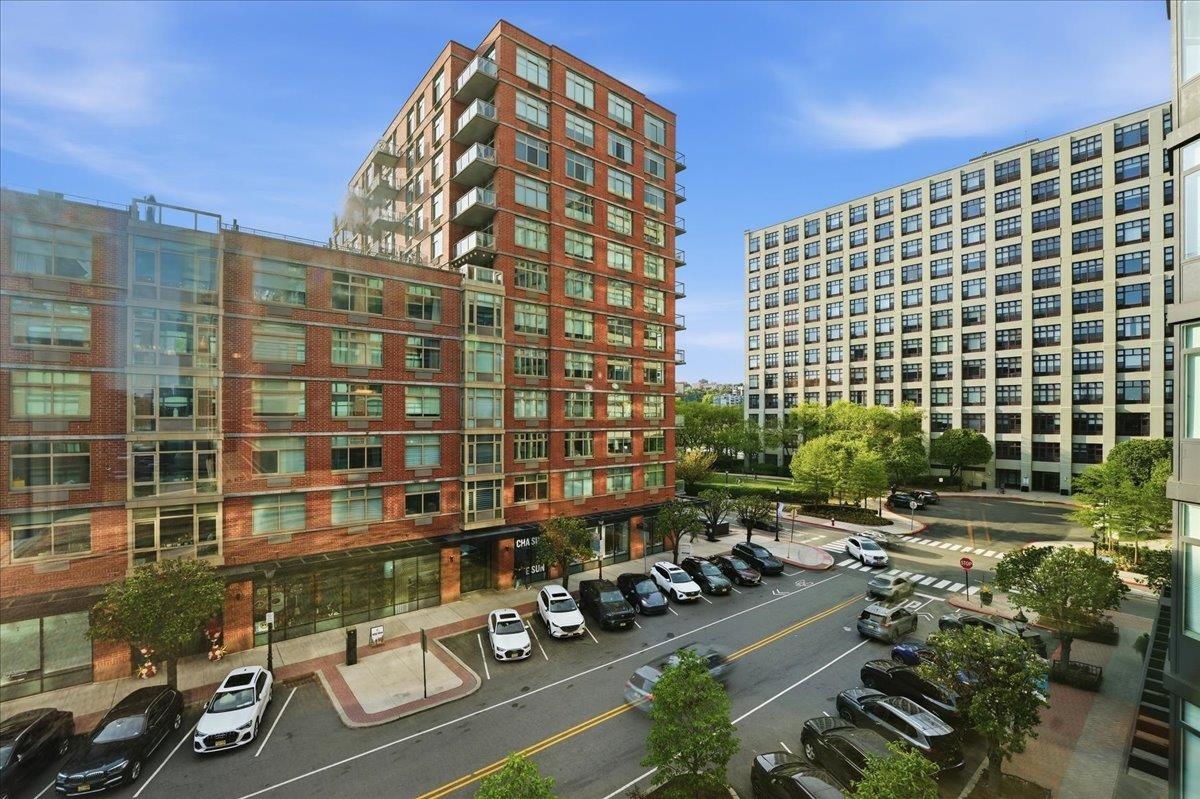 1400 HUDSON ST Unit: 412