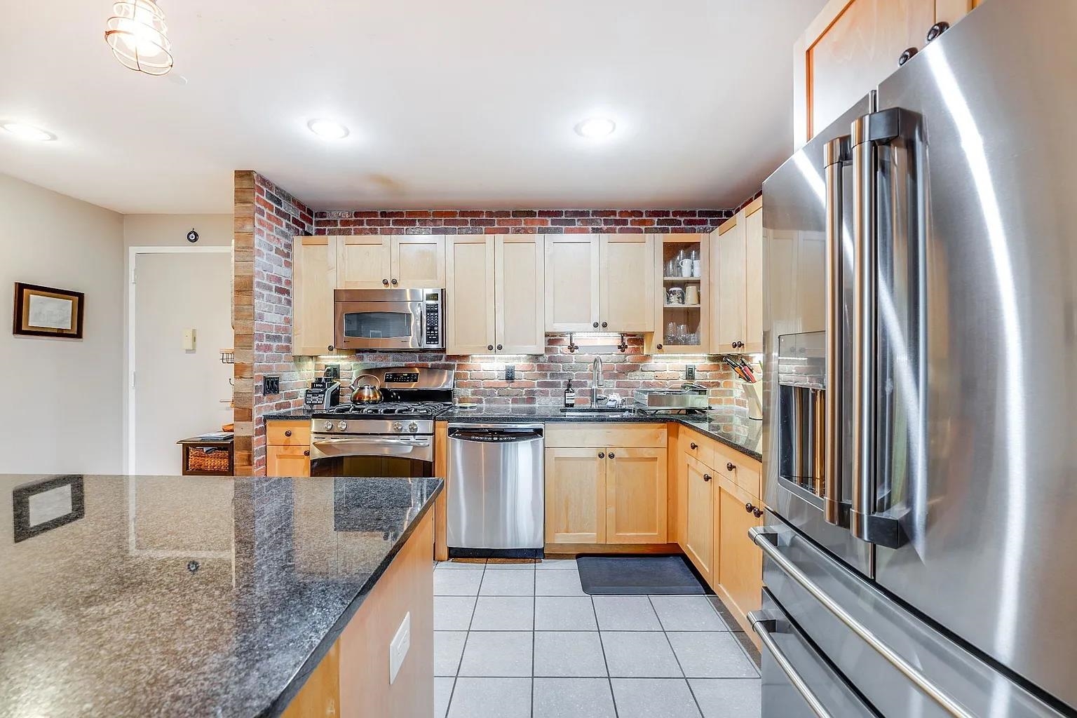 700 GROVE ST Unit: 1204