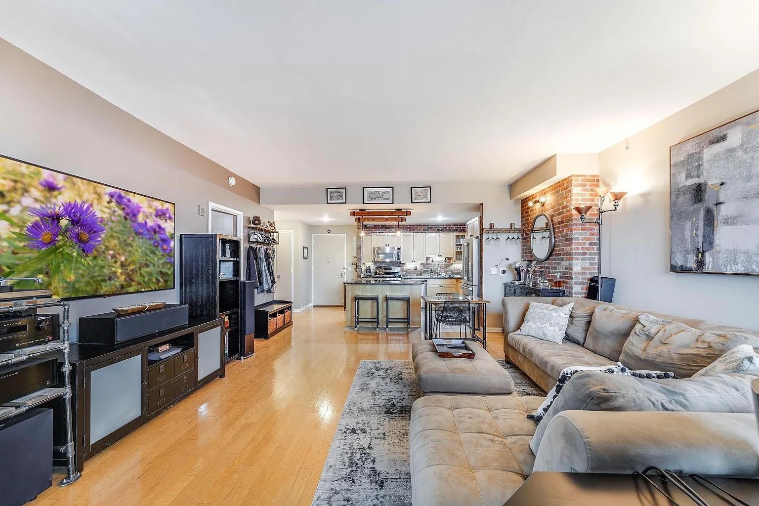 700 GROVE ST Unit: 1204