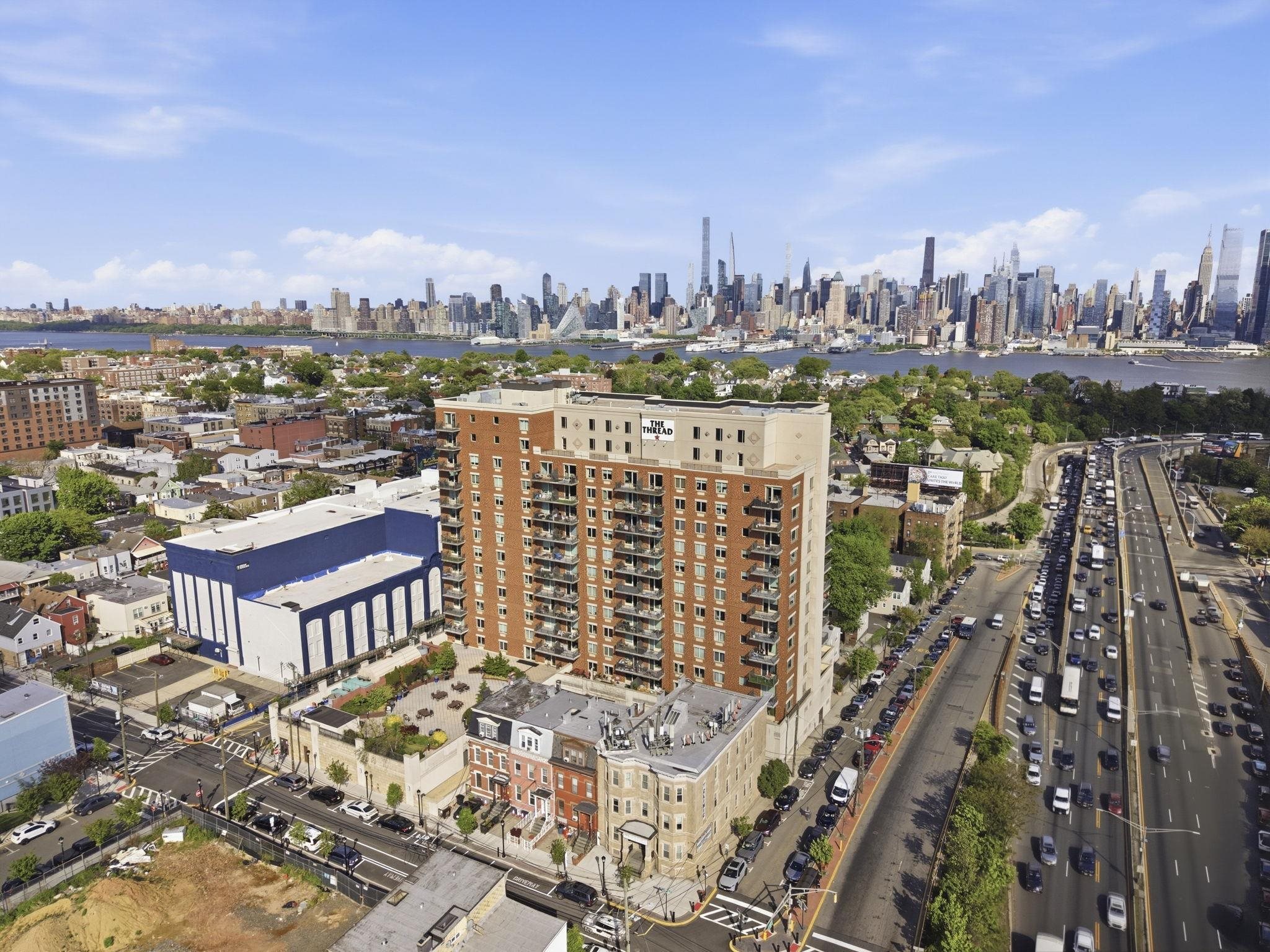 3312 HUDSON AVE Unit: 6N