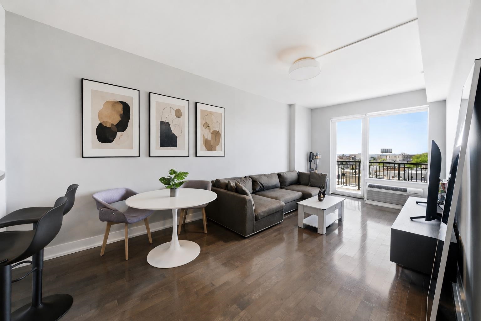 3312 HUDSON AVE Unit: 6N