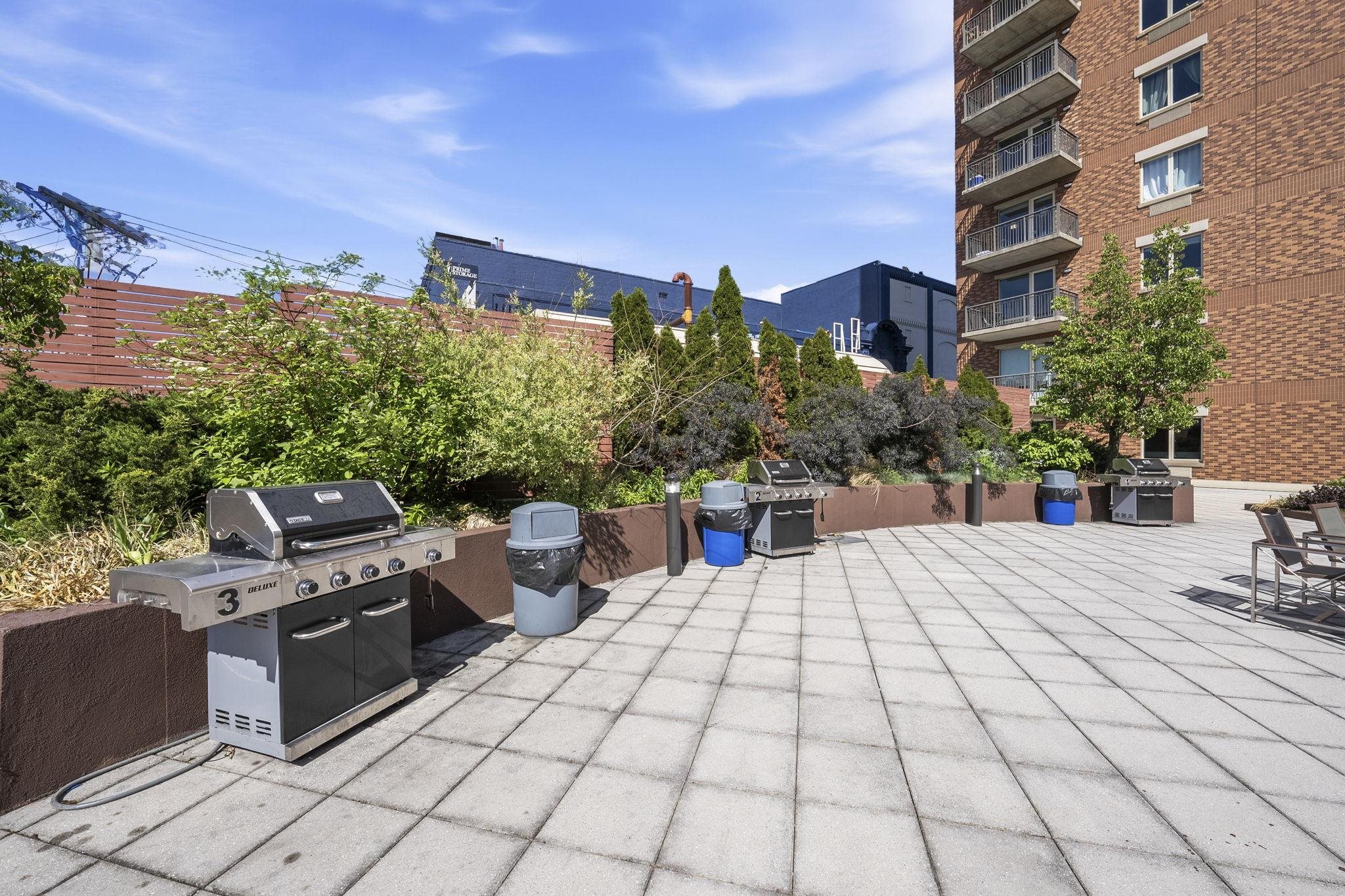 3312 HUDSON AVE Unit: 6N