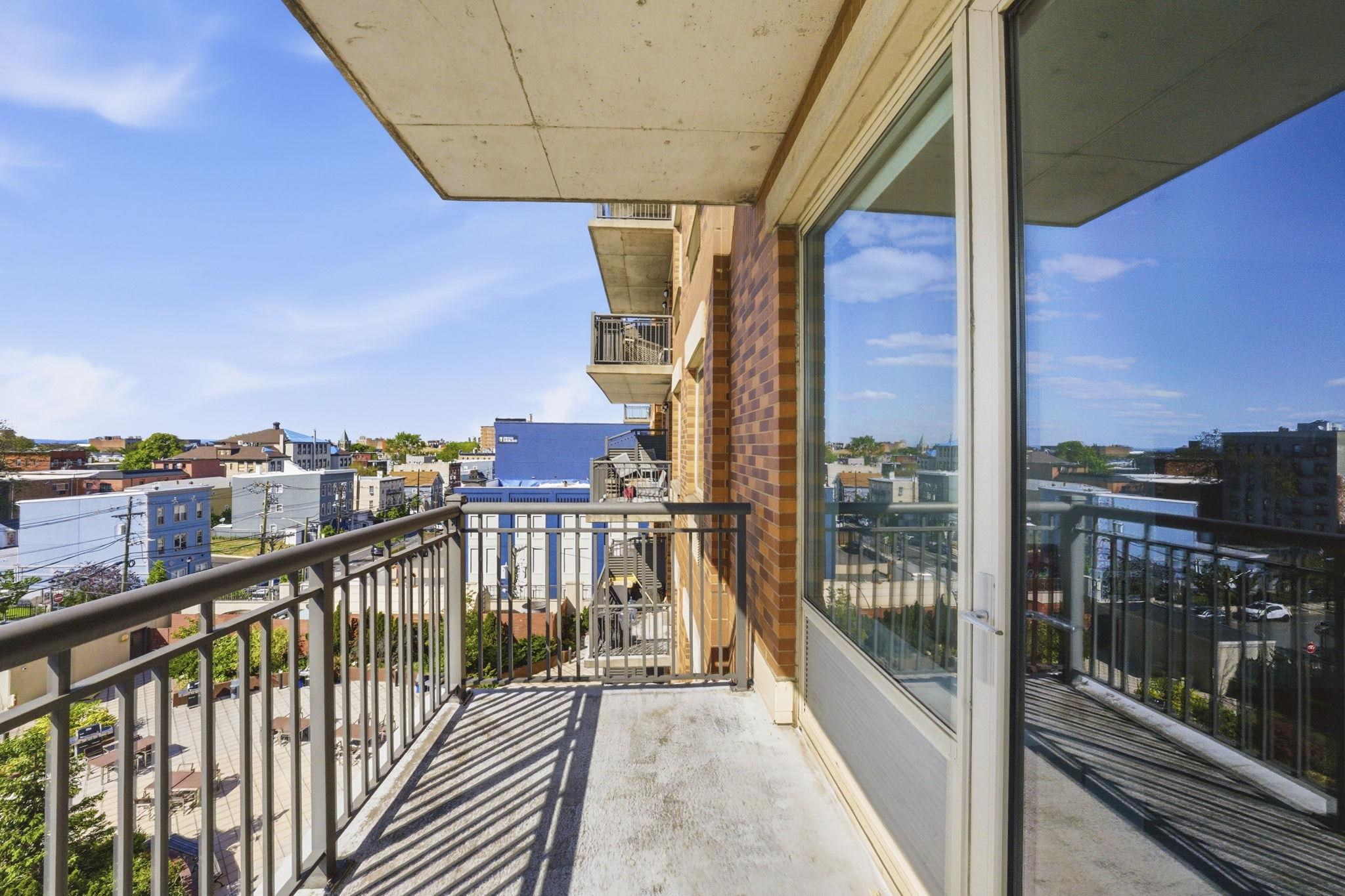 3312 HUDSON AVE Unit: 6N