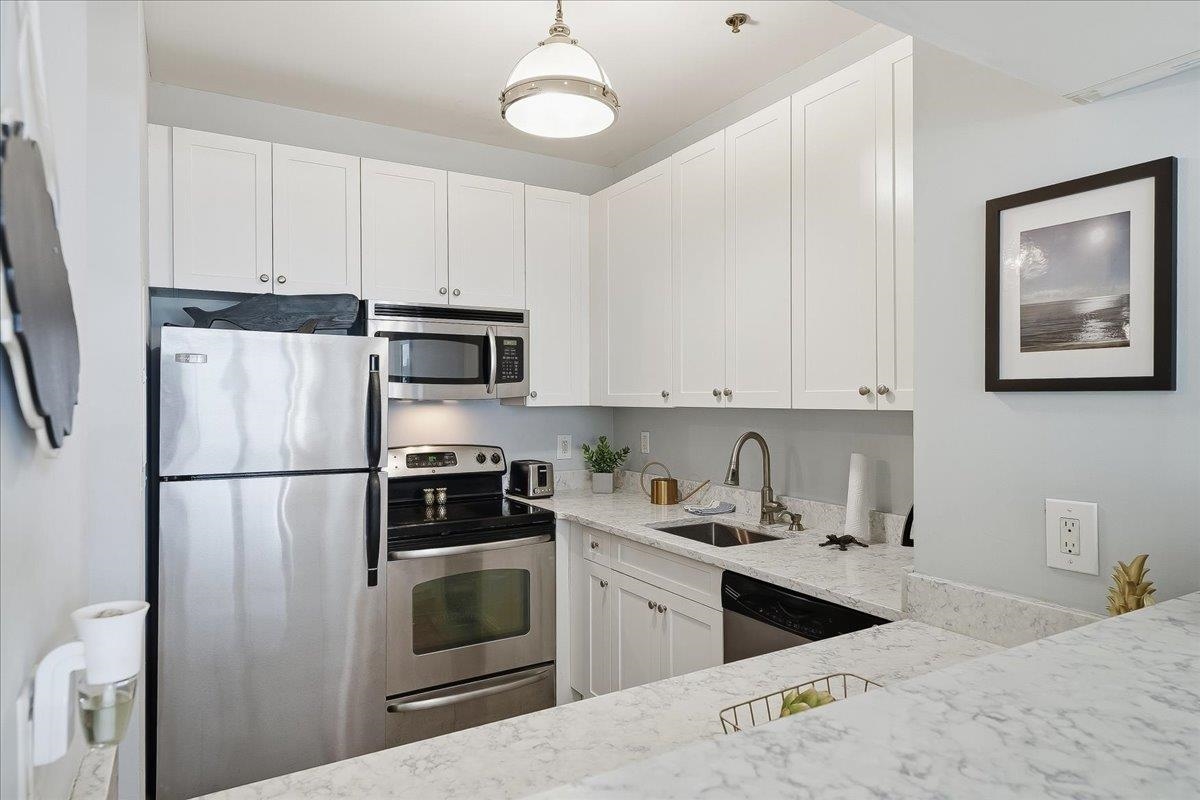 1500 HUDSON ST Unit: 2L