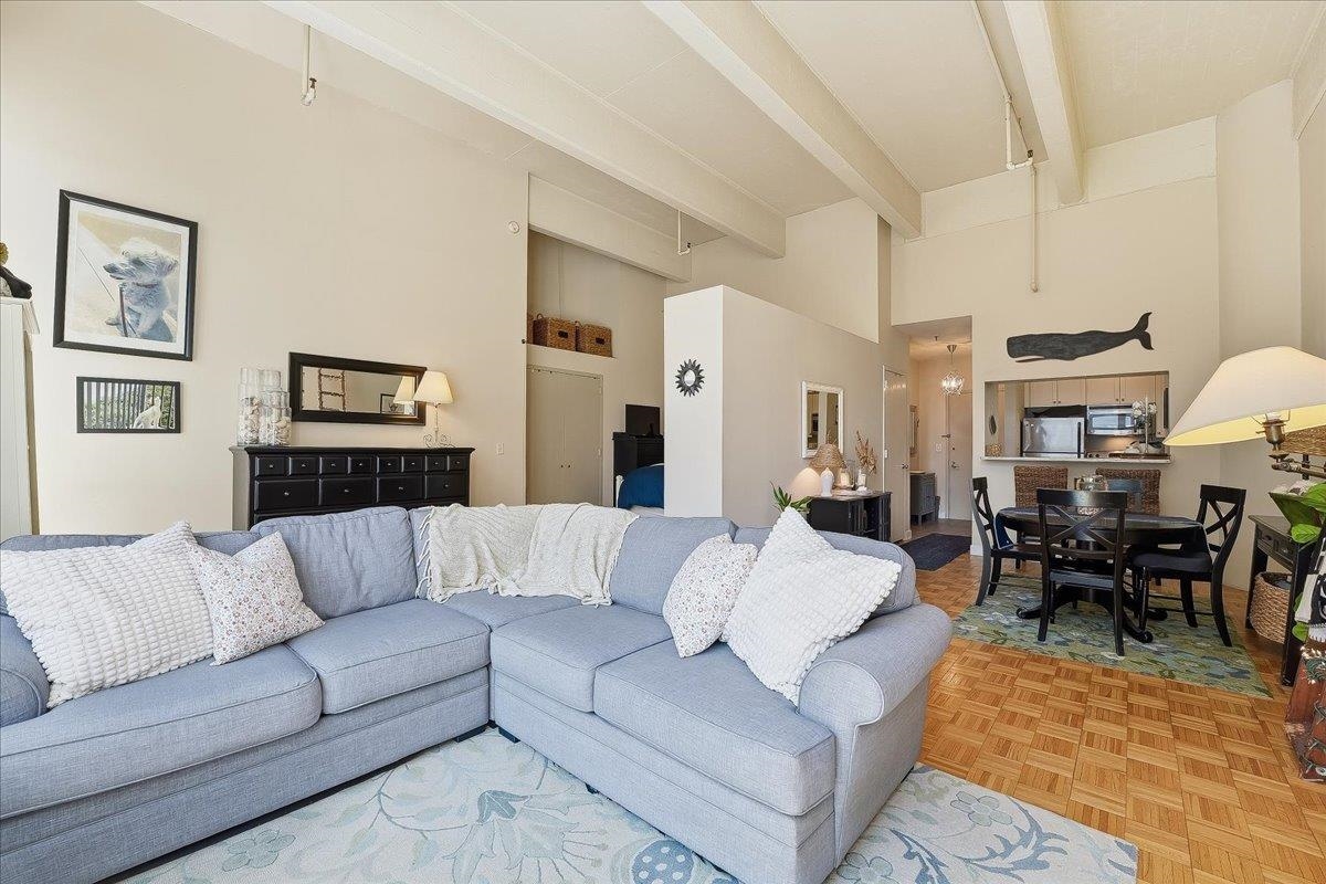 1500 HUDSON ST Unit: 2L