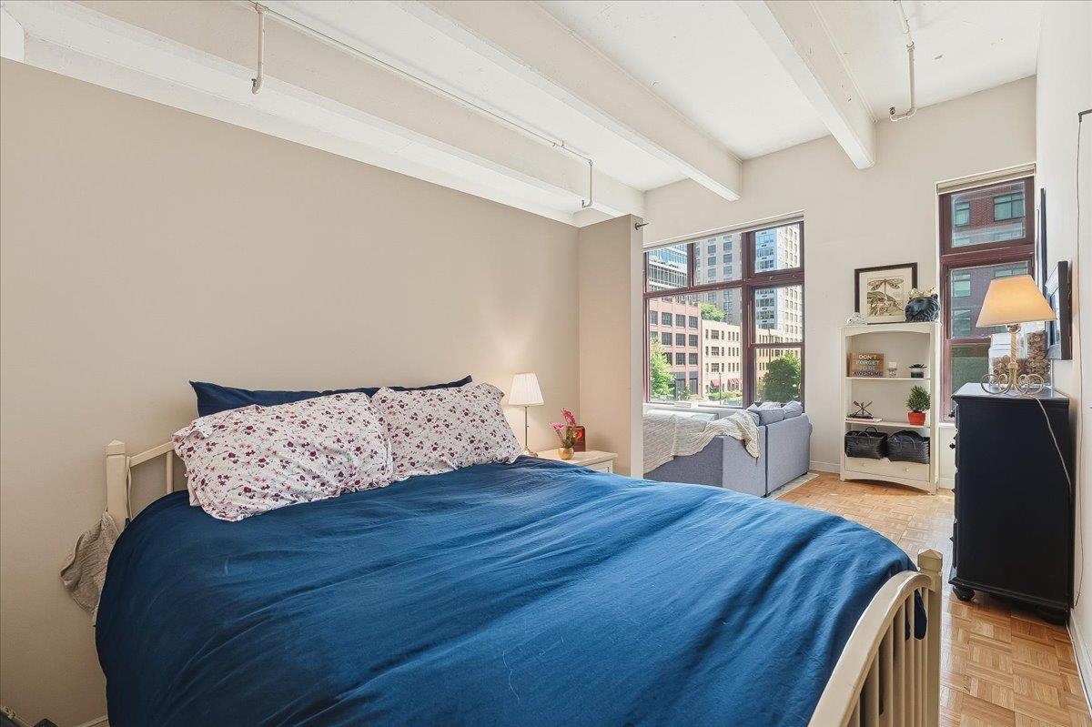1500 HUDSON ST Unit: 2L