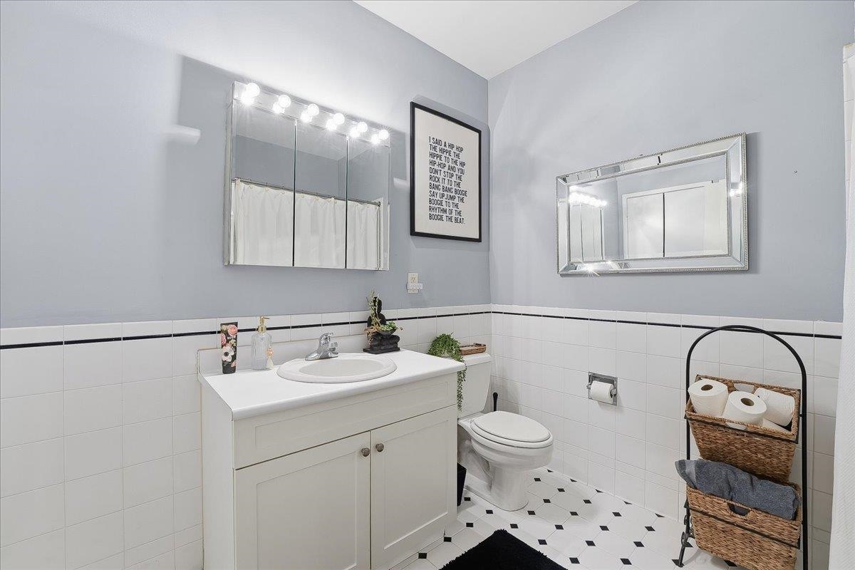 1500 HUDSON ST Unit: 2L