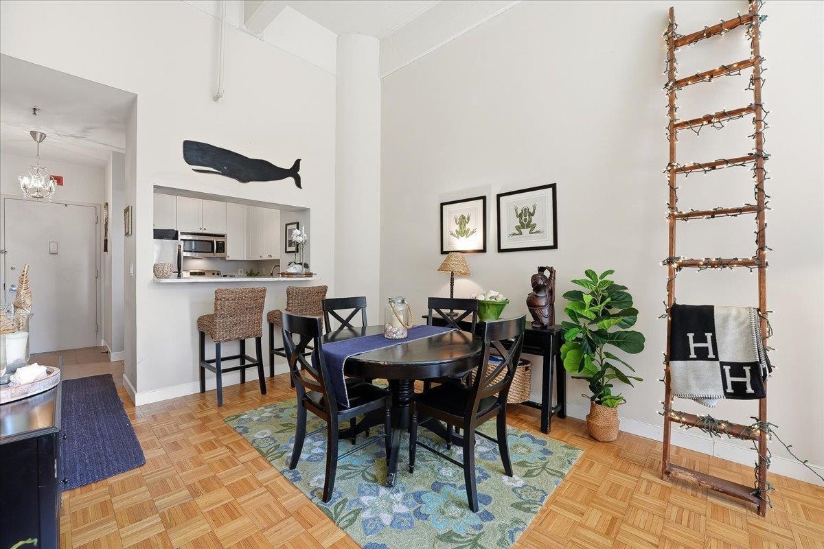 1500 HUDSON ST Unit: 2L