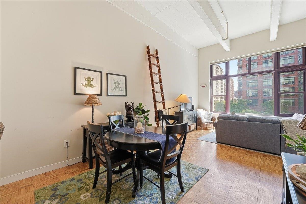 1500 HUDSON ST Unit: 2L