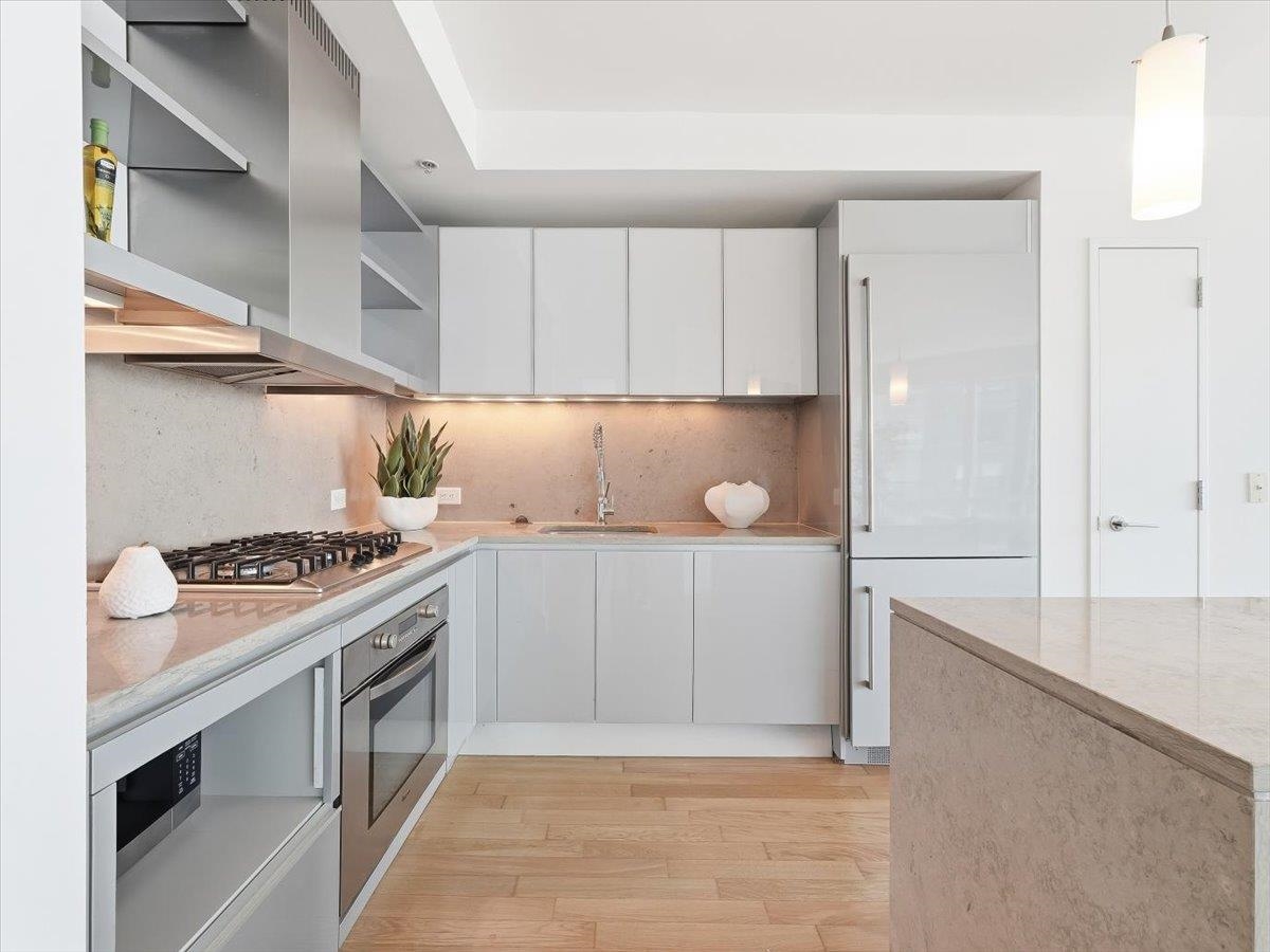 77 HUDSON ST Unit: 2611