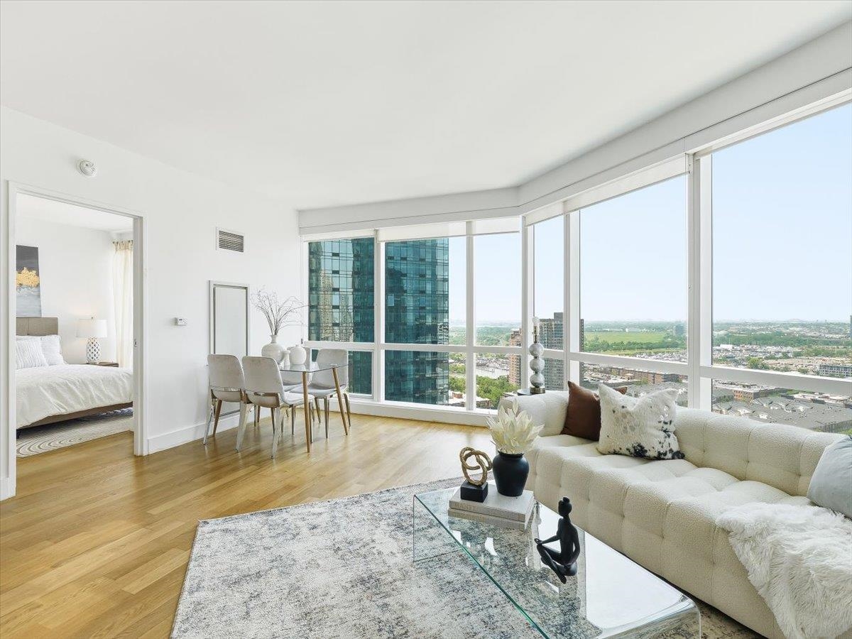 77 HUDSON ST Unit: 2611