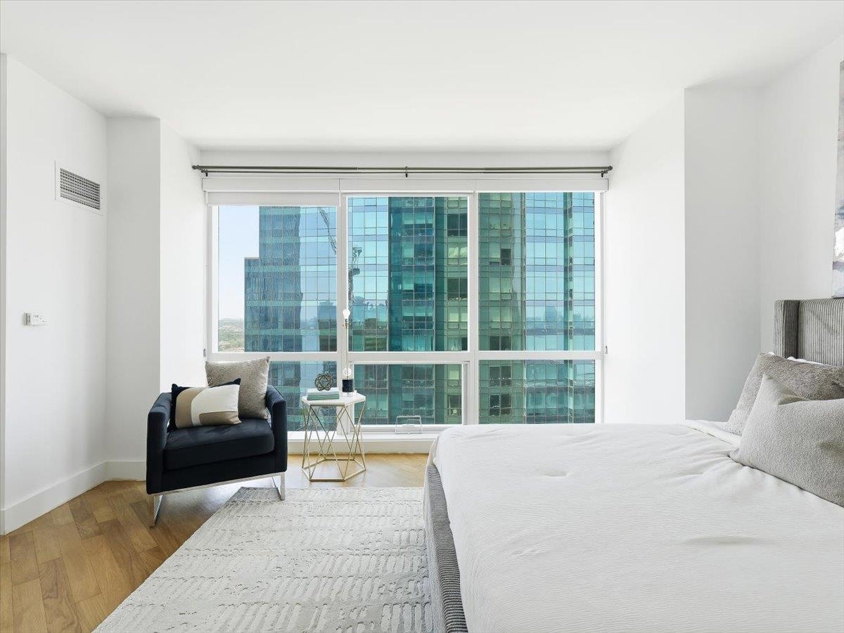 77 HUDSON ST Unit: 2611