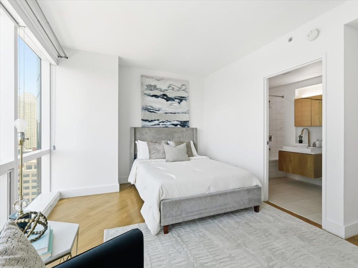 77 HUDSON ST Unit: 2611