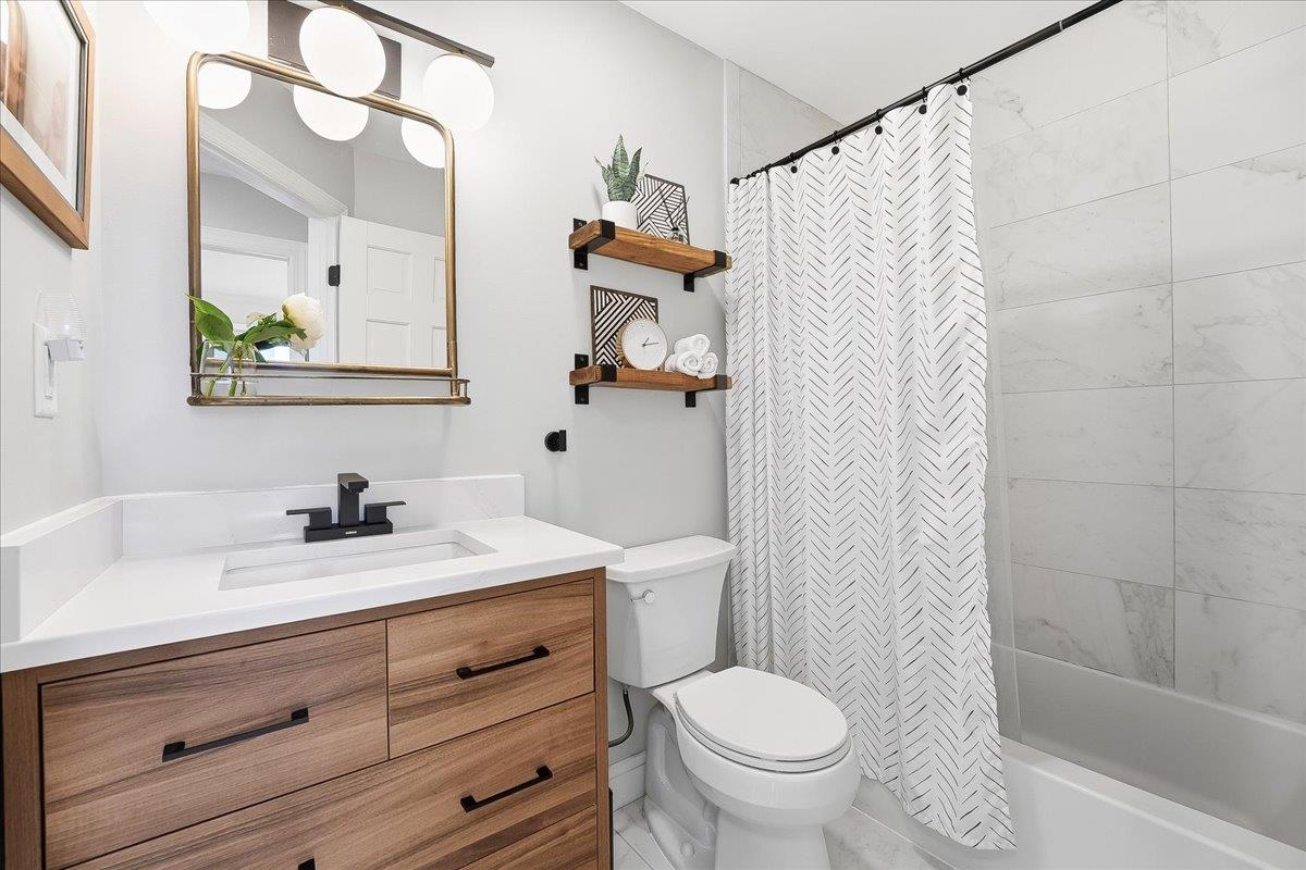 430 OGDEN AVE Unit: #2