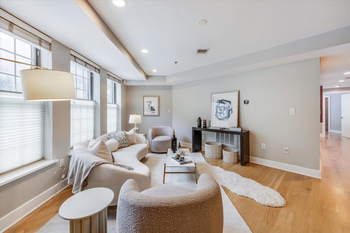 1100 CLINTON ST Unit: 101