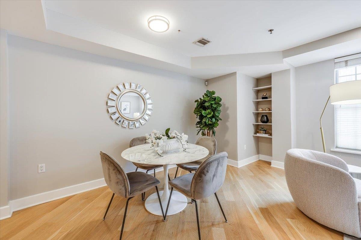 1100 CLINTON ST Unit: 101