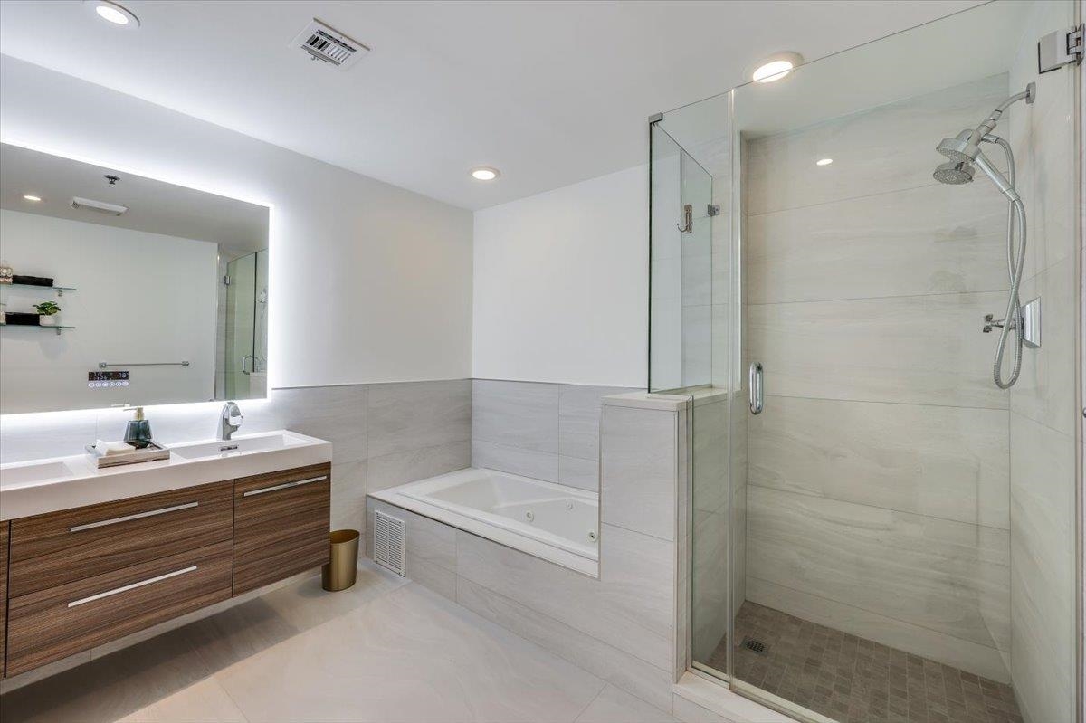 1100 CLINTON ST Unit: 101