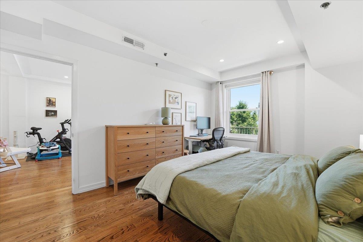 219 GRAND ST Unit: 4A