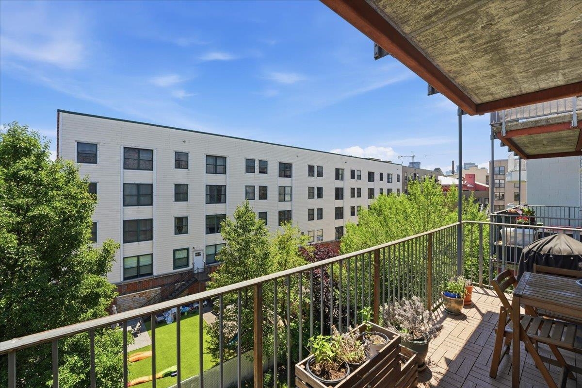 219 GRAND ST Unit: 4A