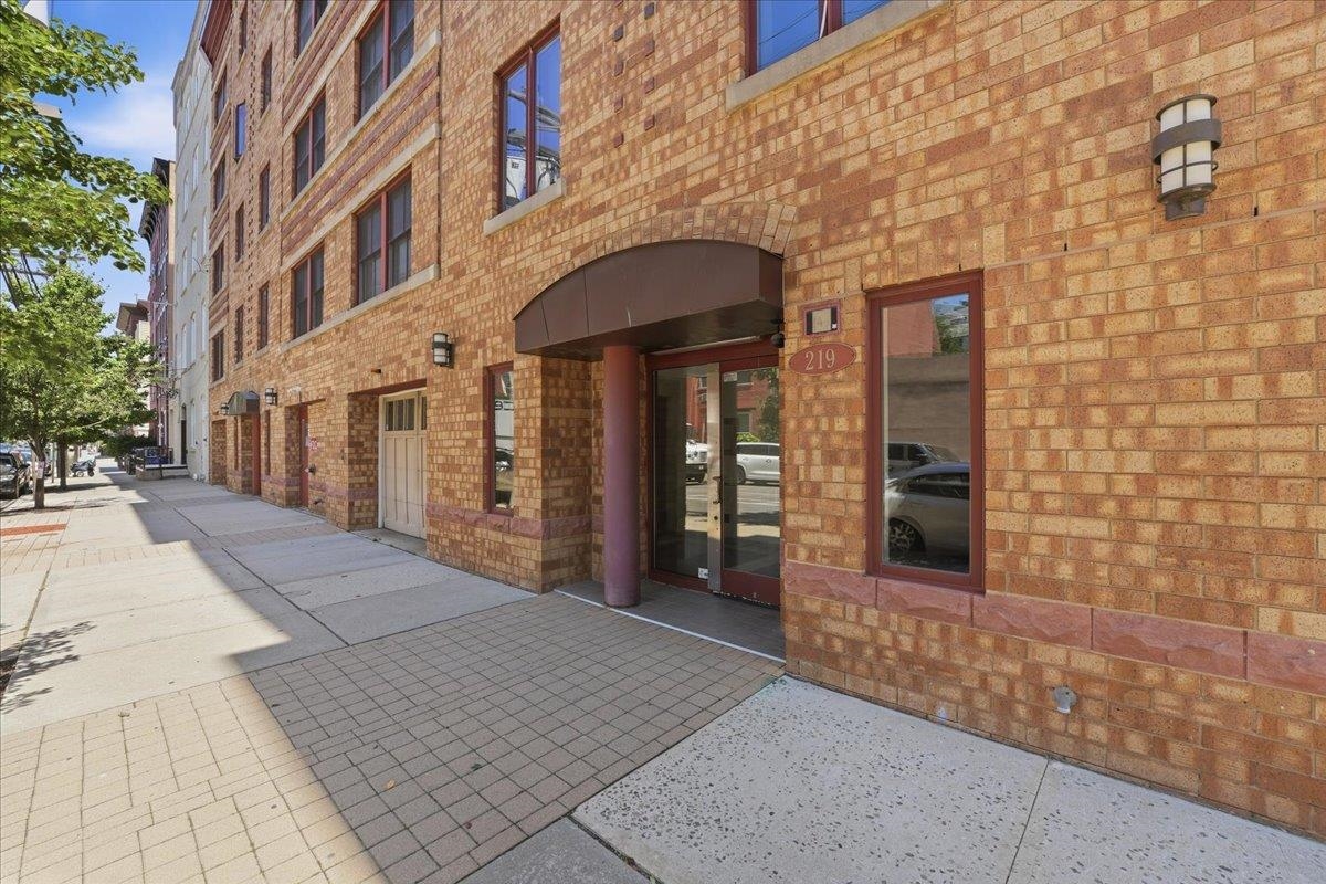 219 GRAND ST Unit: 4A