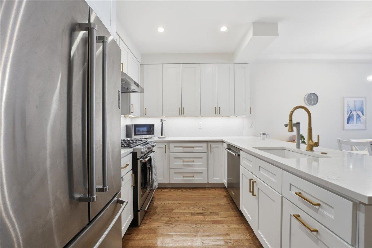 219 GRAND ST Unit: 4A