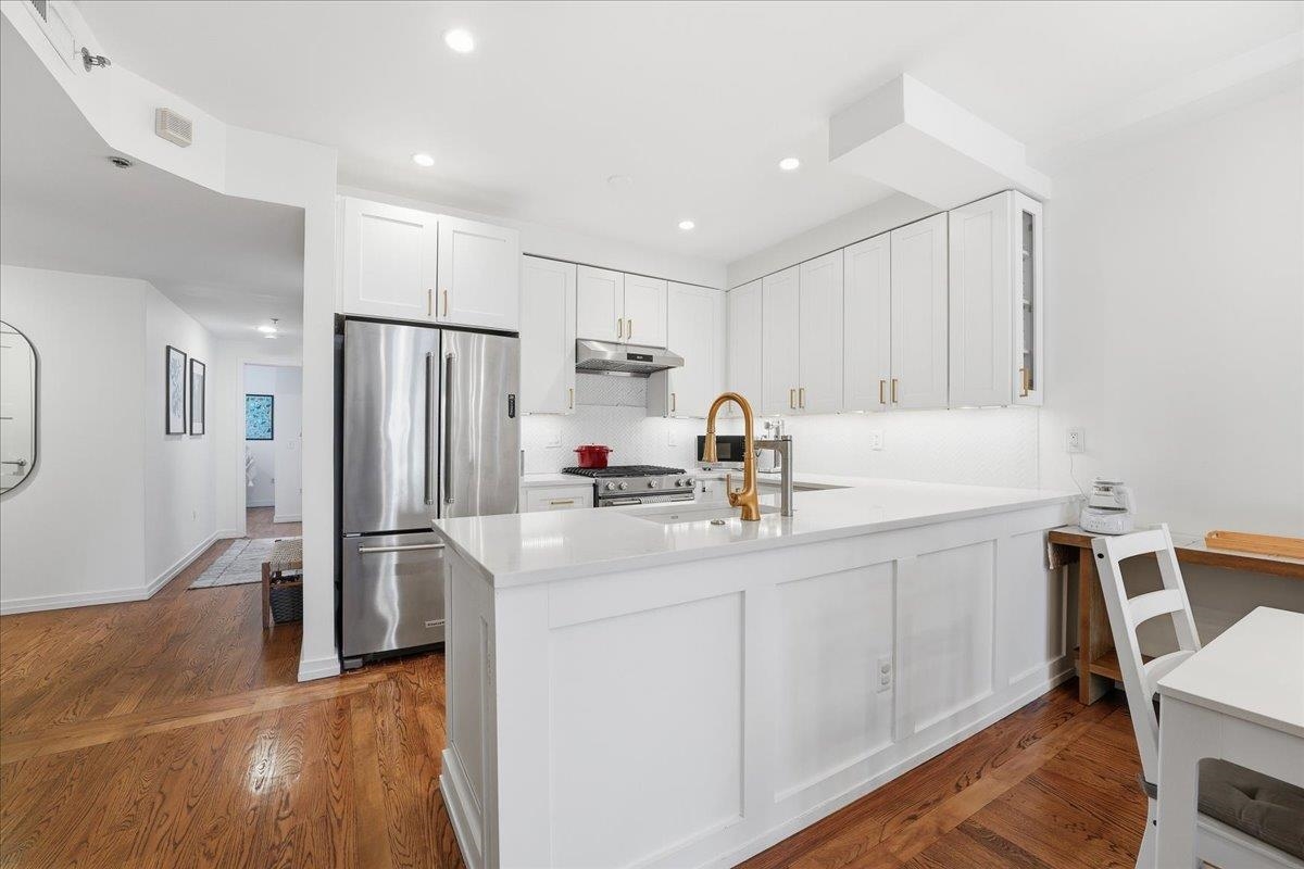 219 GRAND ST Unit: 4A