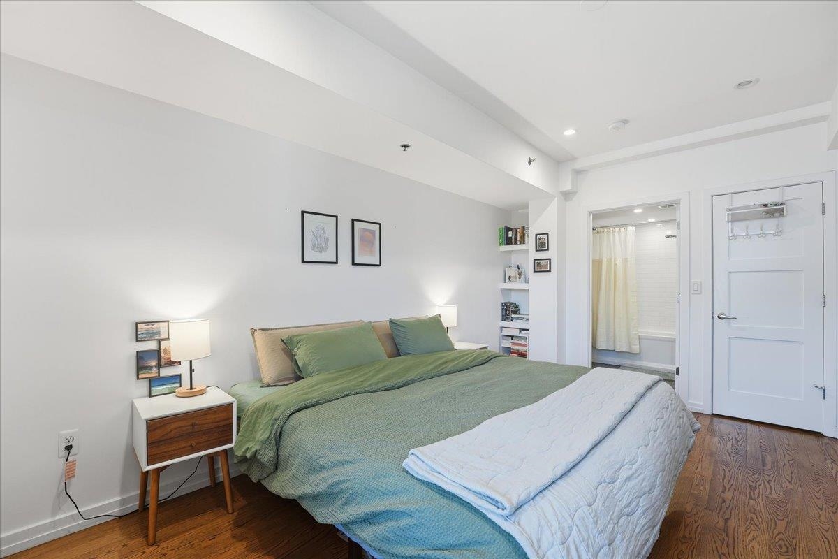 219 GRAND ST Unit: 4A