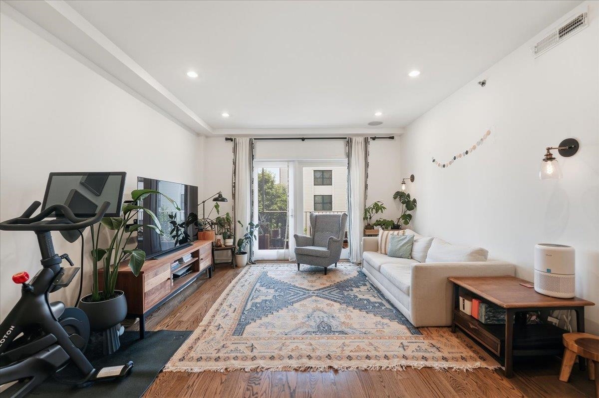 219 GRAND ST Unit: 4A