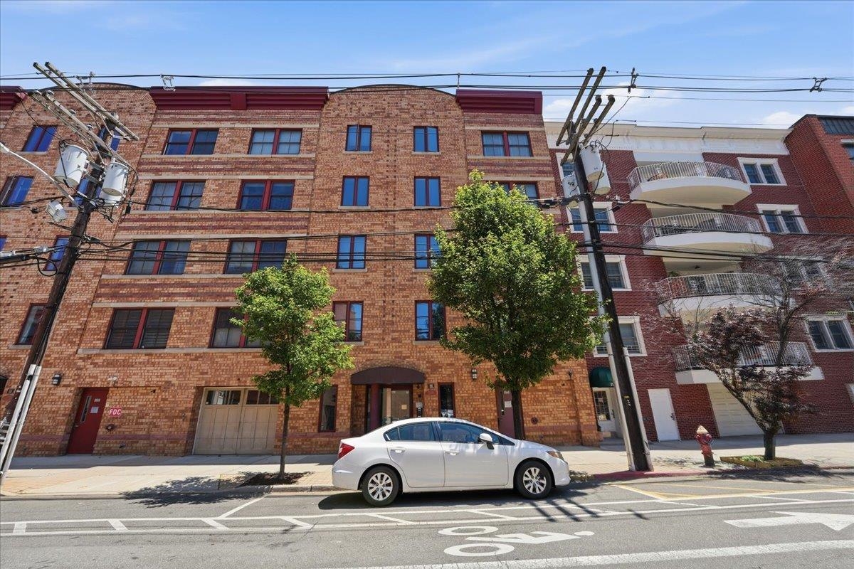 219 GRAND ST Unit: 4A