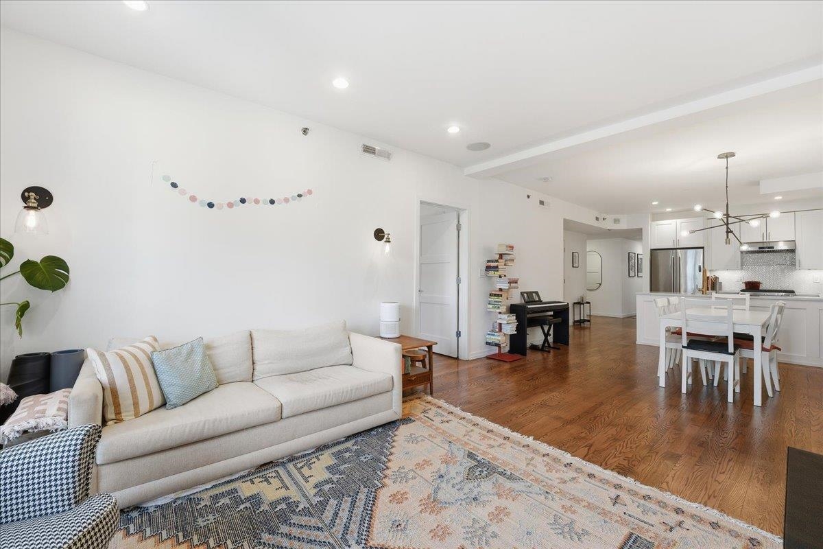 219 GRAND ST Unit: 4A