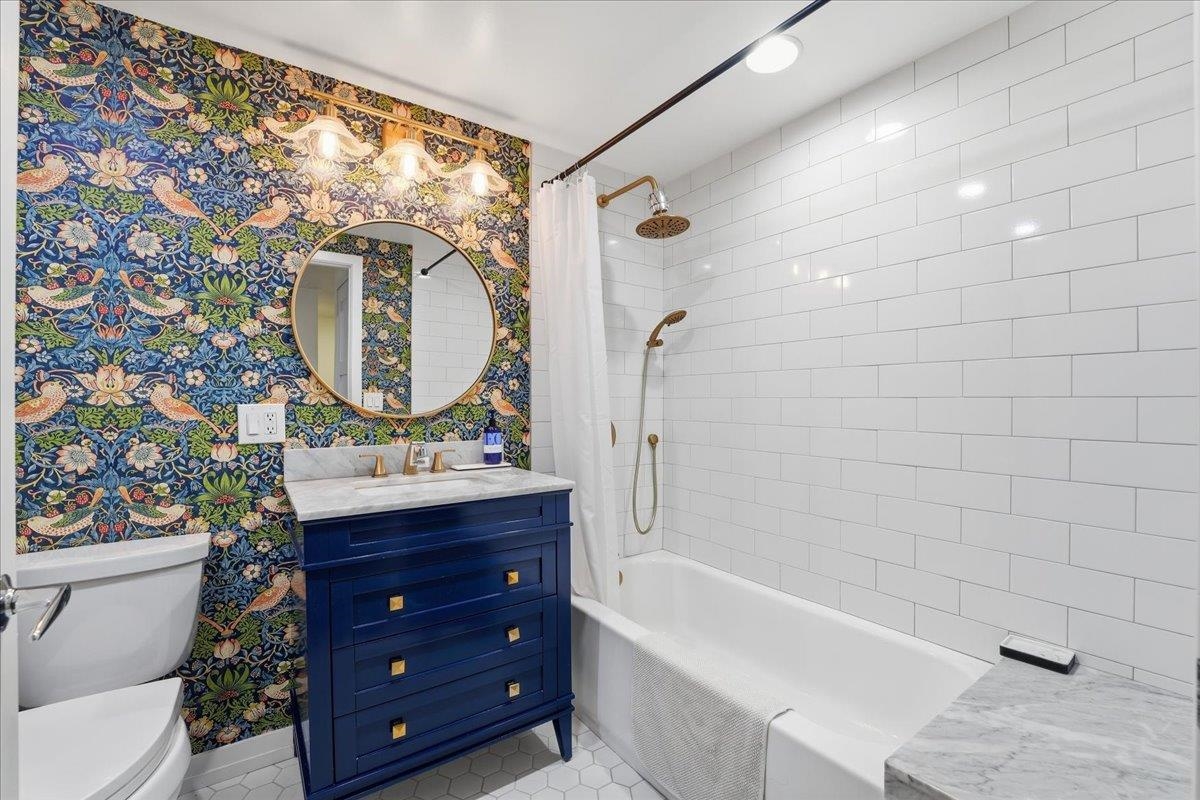 219 GRAND ST Unit: 4A