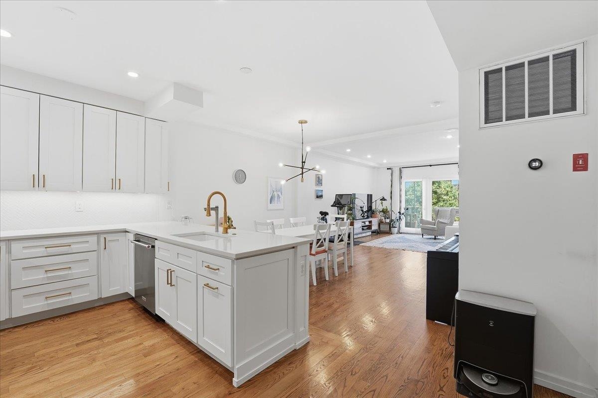 219 GRAND ST Unit: 4A
