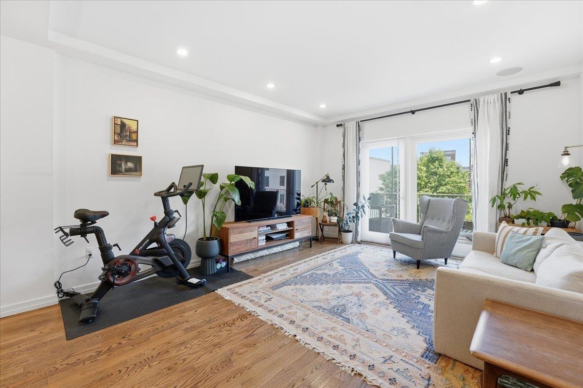219 GRAND ST Unit: 4A