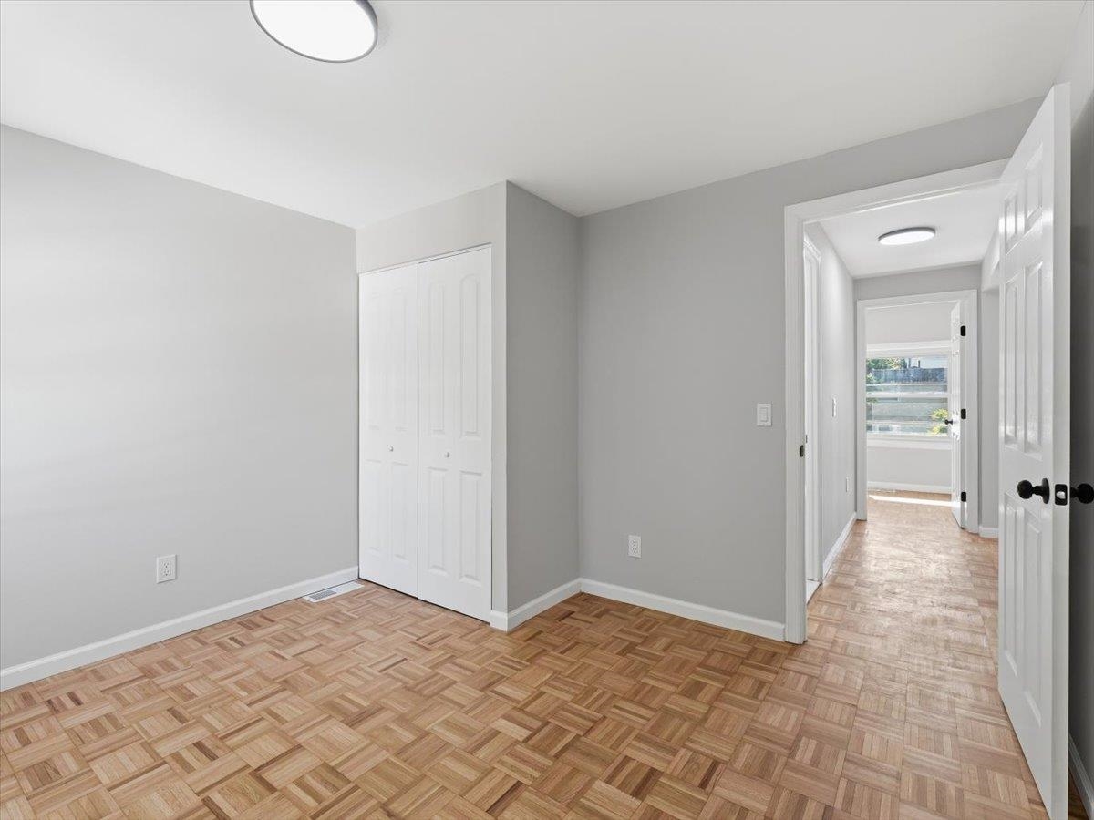 2 LAUREL CT